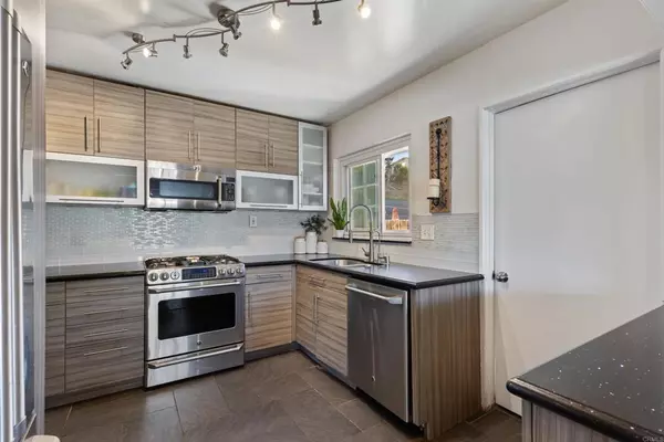 Paradise Hills, CA 92139,2482 Calle Tres Lomas