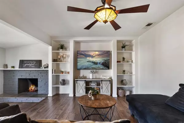 Paradise Hills, CA 92139,2482 Calle Tres Lomas