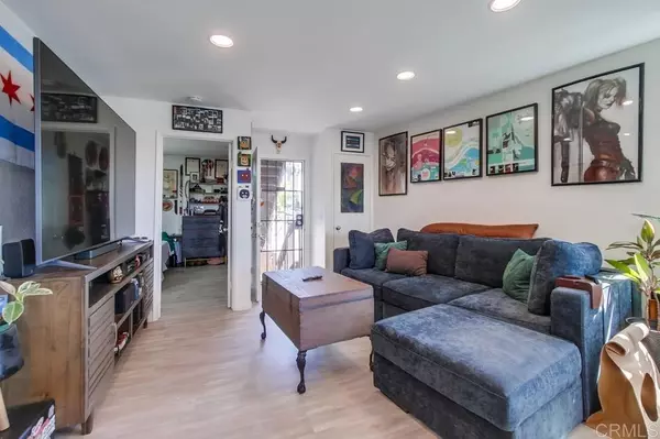 San Diego, CA 92115,4348 College Ave #1