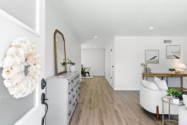 Santee, CA 92071,10021 Allenwood WAY