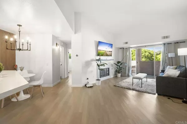 San Diego, CA 92111,7048 Camino Degrazia #237