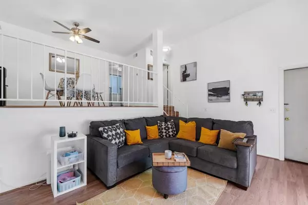 Sylmar, CA 91342,14293 Foothill Blvd #19