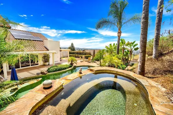 San Diego, CA 92120,7056 Del Cerro BLVD