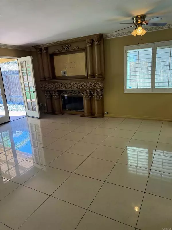 El Cajon, CA 92019,12128 Via Antigua