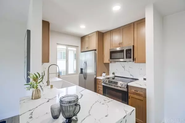 San Carlos, CA 92119,6548 Bell Bulff AVE