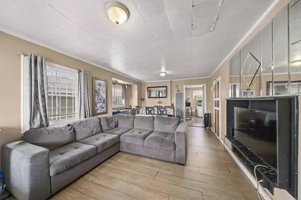 Logan Heights, CA 92113,1728 Vesta ST