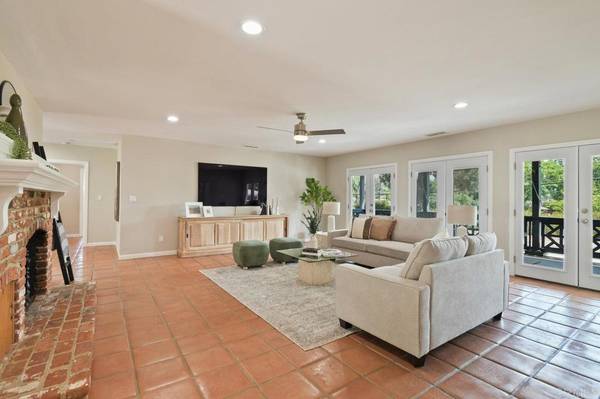 El Cajon, CA 92020,12218 Fuerte dr