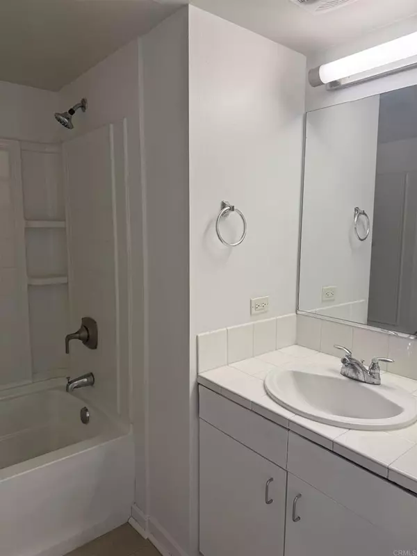 San Diego, CA 92101,550 15th #403
