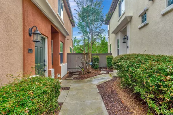 San Diego, CA 92108,2642 Bellezza DR
