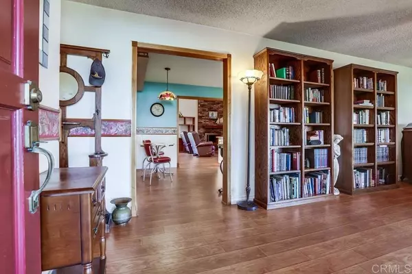 San Diego, CA 92126,10422 Londonderry AVE