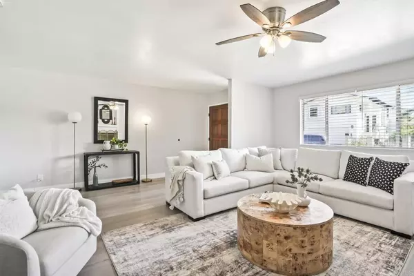 San Diego, CA 92111,6516 Glidden LN