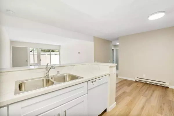 San Diego, CA 92120,7760 Margerum AVE #126