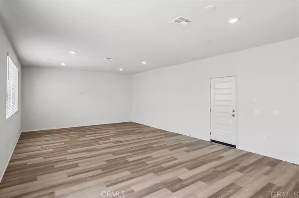 Lake Elsinore, CA 92532,19404 Brush Creek Way