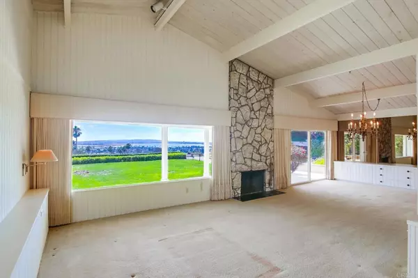 San Diego, CA 92117,3341 Cadden DR