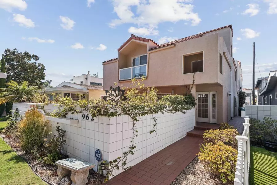 962 E AVE #A, Coronado, CA 92118