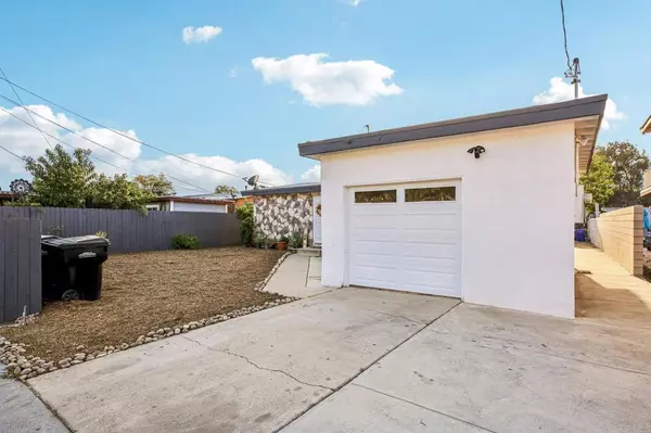 San Diego, CA 92113,722 S 42nd ST