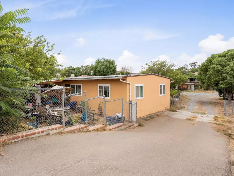 9620 Los Coches RD, Lakeside, CA 92040