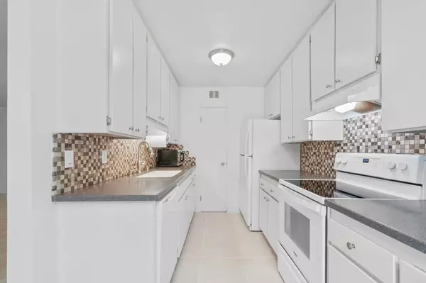 San Diego, CA 92115,4891 Collwood Blvd #B