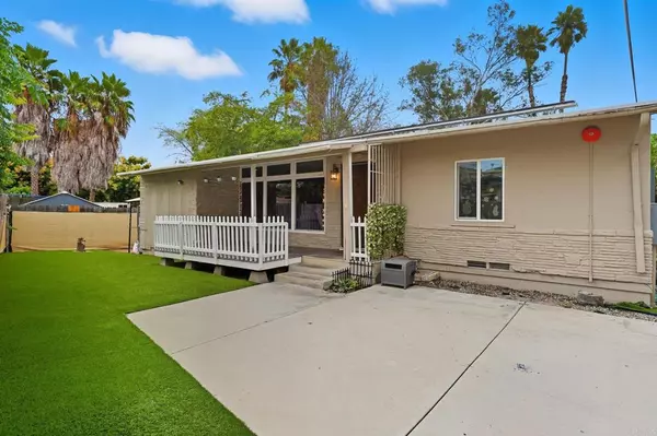 Spring Valley, CA 91977,9693 Saint George ST