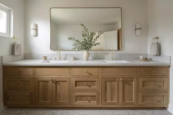 Encinitas, CA 92024,710 Edelweiss LN