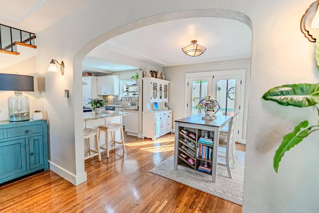 Coronado, CA 92118,344 Pomona Ave