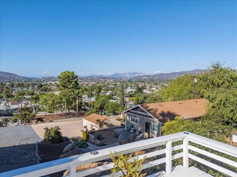 1233 Bonita Way, El Cajon, CA 92019