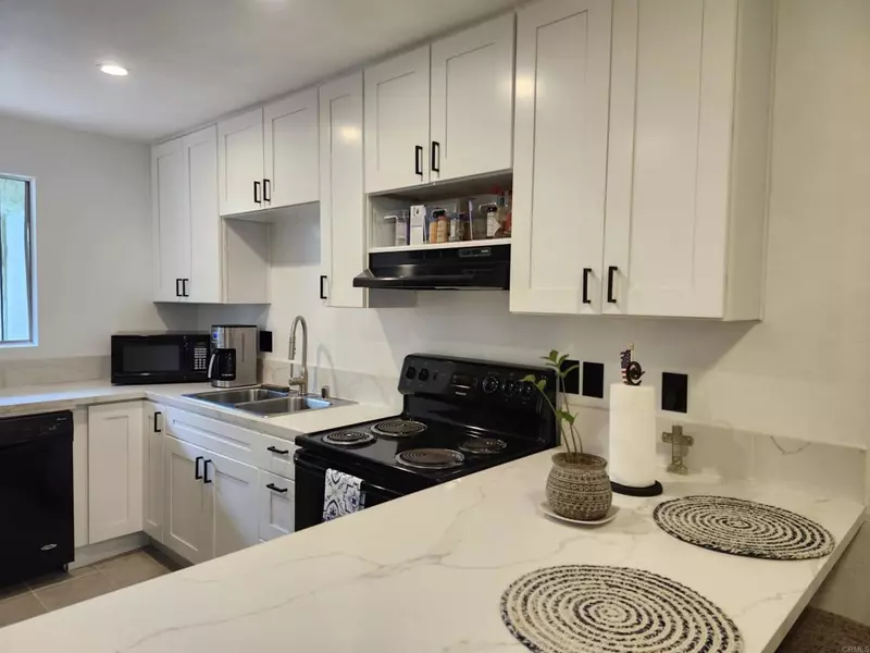 170 E ST #D5, Chula Vista, CA 91910