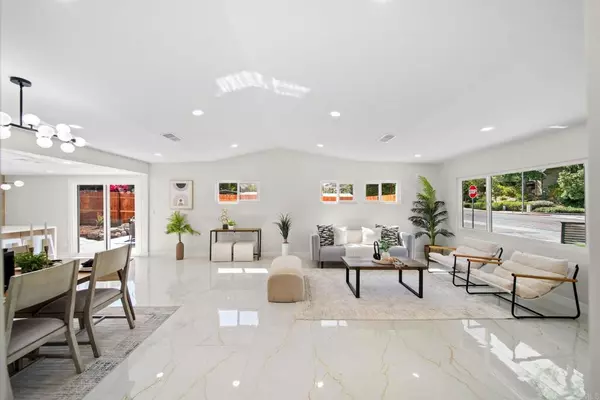 Santee, CA 92071,8211 Fanita DR