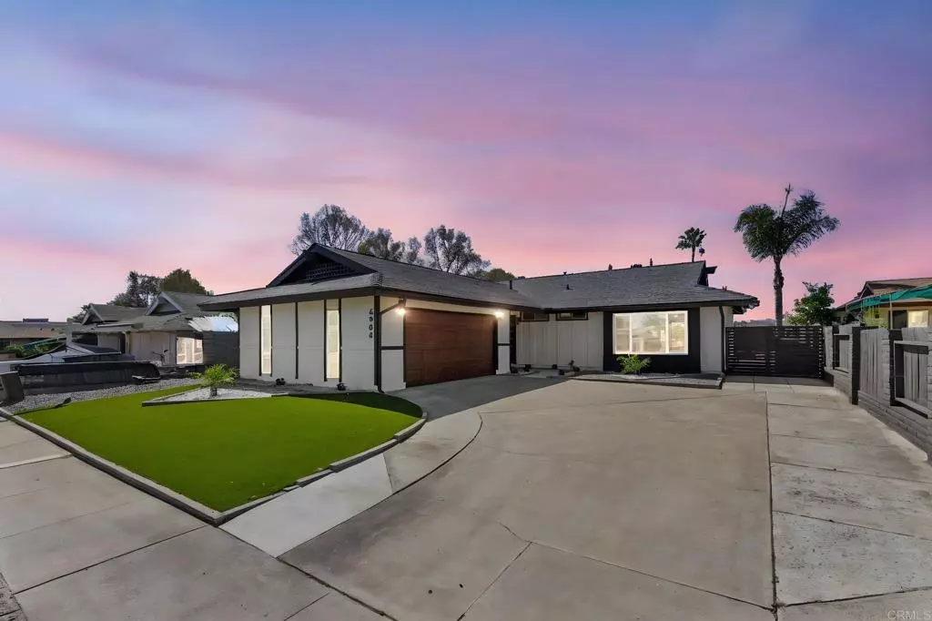 San Diego, CA 92117,4984 Gaylord DR