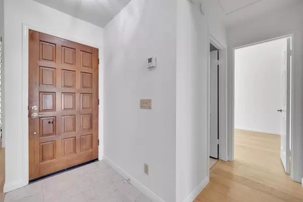 San Diego, CA 92128,12532 Paseo Lucido #144