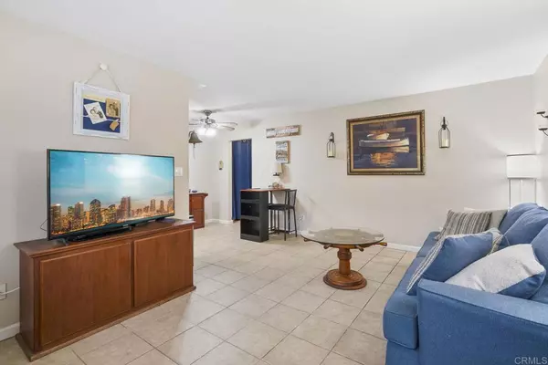 San Diego, CA 92117,6602 Beadnell WAY #13