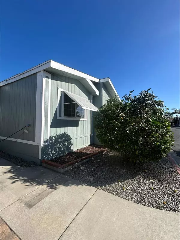 Oceanside, CA 92057,4616 N River Road #61