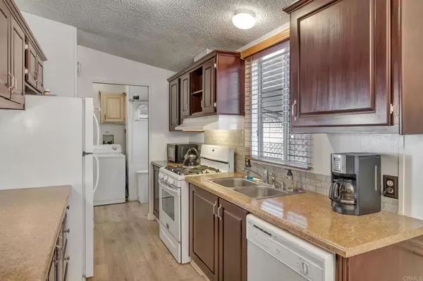 Spring Valley, CA 91978,10707 Jamacha #24