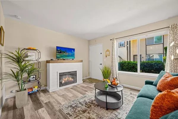 Santee, CA 92071,10323 Restful Ct