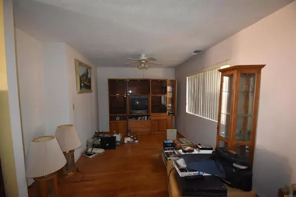 Lakeside, CA 92040,10703 Oak Creek DR