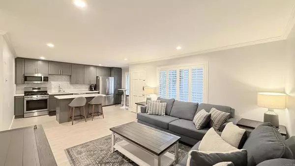 13754 Mango Dr ##205, Del Mar, CA 92014