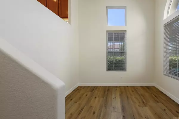 San Diego, CA 92130,3718 Mykonos LN #158