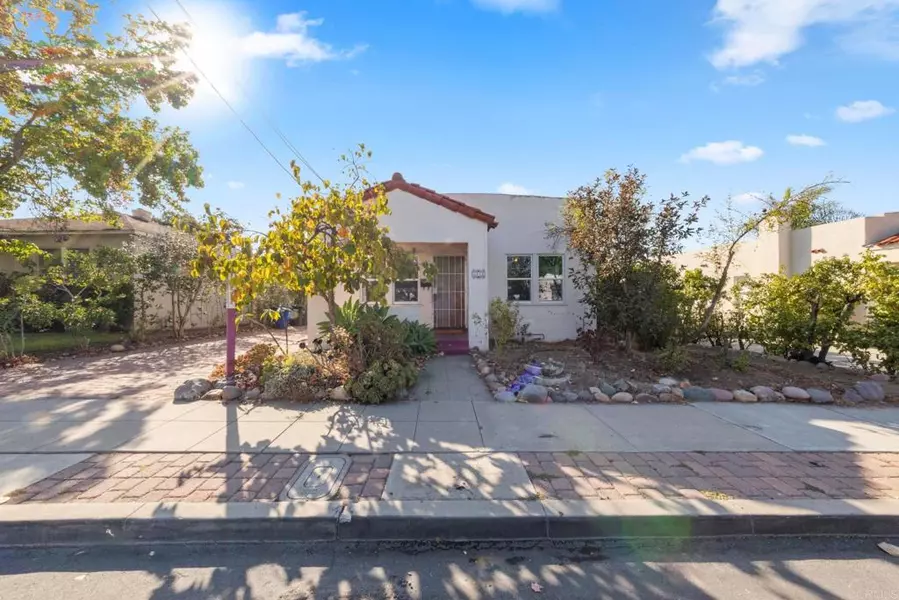 4850 52 Cypress ST, La Mesa, CA 91942