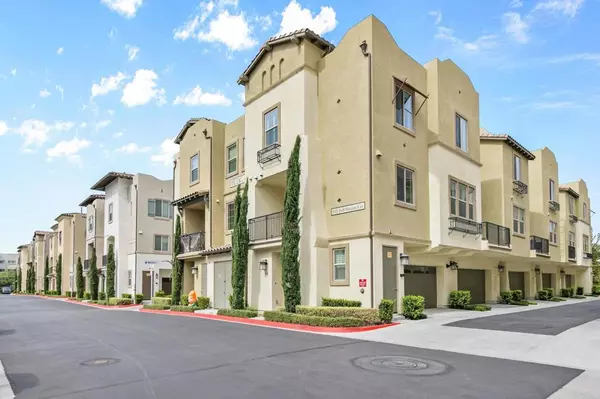 Santee, CA 92071,332 Stream ct