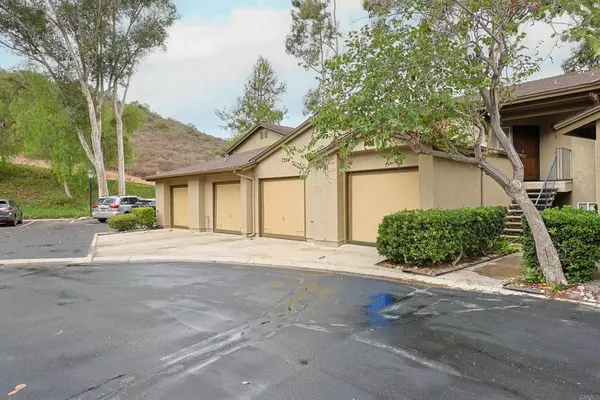 7354 Mission Trails #105, Santee, CA 92071