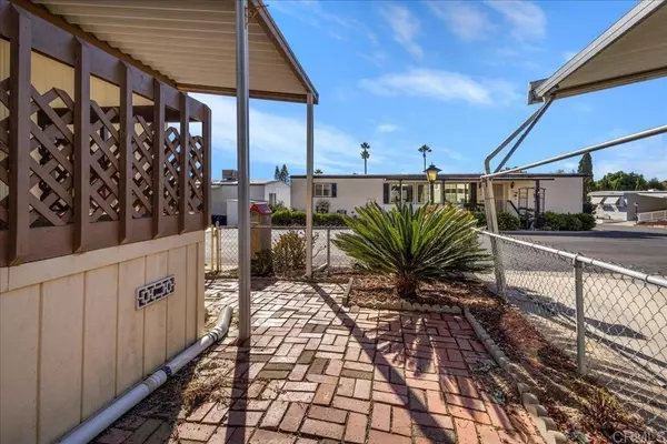Chula Vista, CA 91913,1925 Otay Lakes RD #136