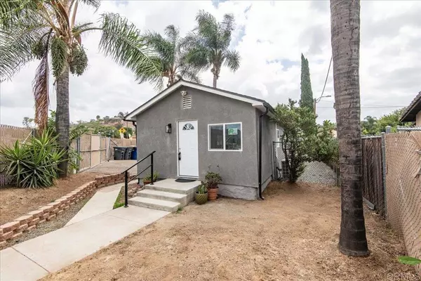Lakeside, CA 92040,9742 Los Coches Rd