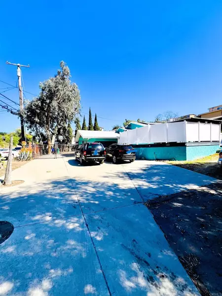 1789 ATTIX, Encanto, CA 92114