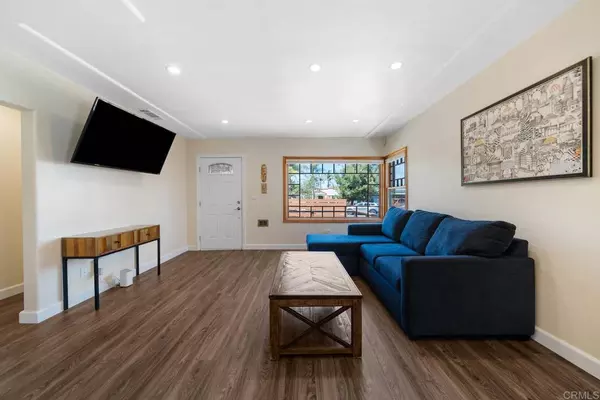 San Diego, CA 92116,3681 Madison AVE