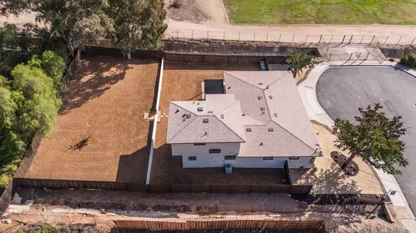 El Cajon, CA 92020,951 Harry ST