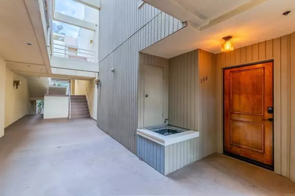 San Diego, CA 92103,4055 Eagle ST #102