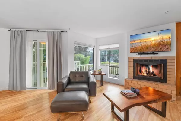 San Diego, CA 92103,4055 Eagle ST #102