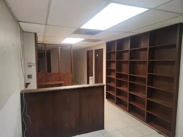 San Diego, CA 92120,4950 Waring RD #9