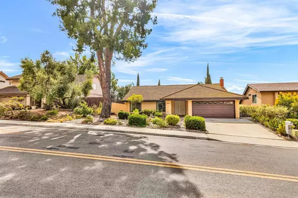 Spring Valley, CA 91977,10021 Canyontop ST