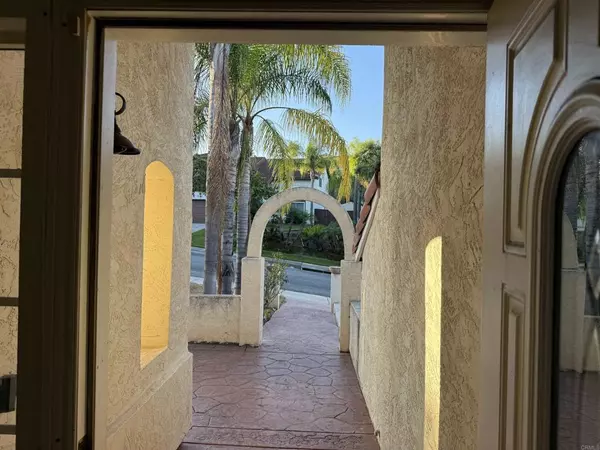 Bonita, CA 91902,467 Cherry Hills LN
